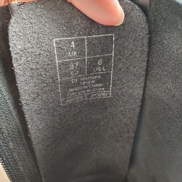 SOLD Like new dr Martens 1914 w tall leather Boots - Picture 8 of 13